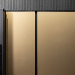 Bronzene Fronten an Hochschrank in einer Häcker Küche SystemART