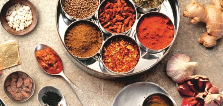 Aromen Nordindiens Abbildung aus dem Buch Curry die 120 besten Rezepte Dorling Kindersley Verlag