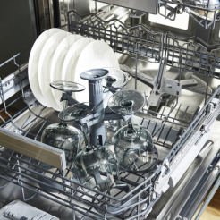 Gaggenau-Geschirrspüler mit Weinglas-Halterungen