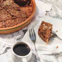 Rezeptbild Karidopita Walnusskuchen im Kochbuch von Katerina Dimitriadis Einfach griechisch kochen erschienen im Dorling Kindersley Verlag