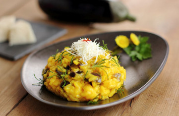 Rezeptfoto Cremiges Risotto Milanese mit Auberginen