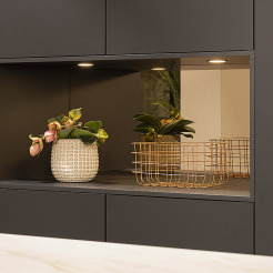 beleuchteter Regal-Einschub Regal-Nische im Küchen-Hochschrank Nobilia Küche