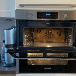 Samsung Backofen mit unterteilbarem Garraum