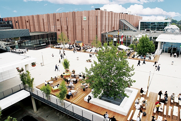 Piazza auf der Kölnmesse von oben