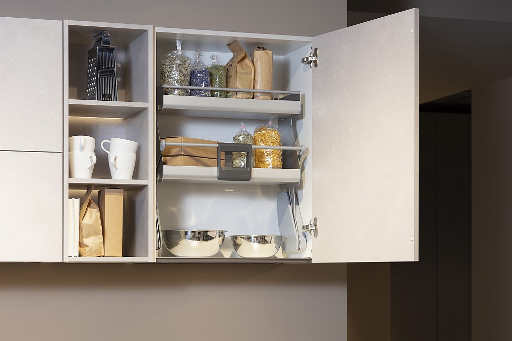 iMove Liftbeschlag im Oberschrank einer Nobilia Küche
