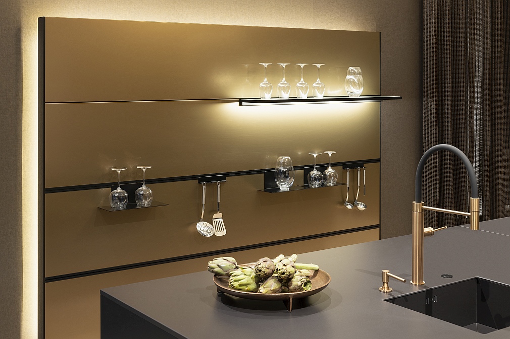 Küchenrückwand in Mattgold Häcker SystemART