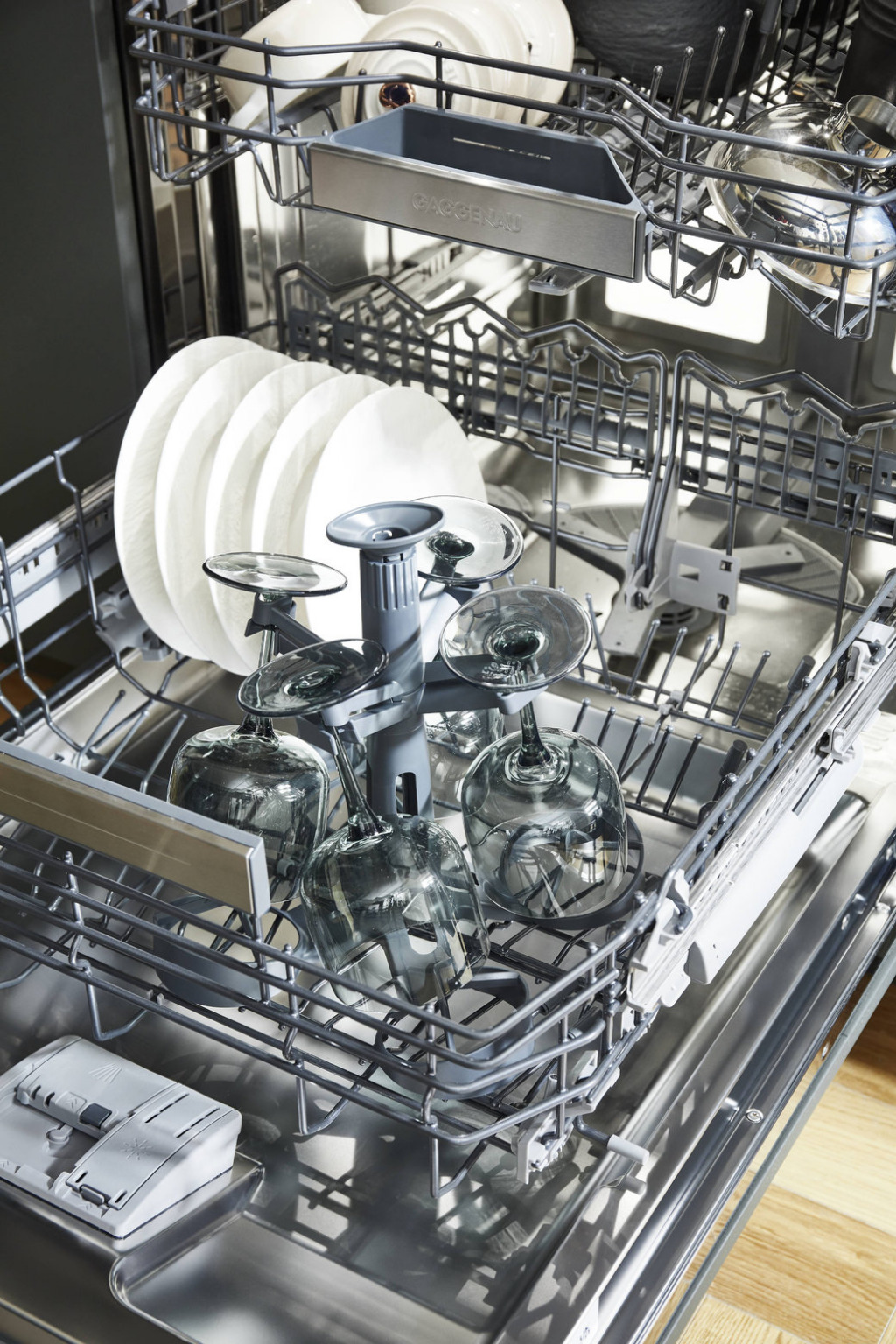 Gaggenau-Geschirrspüler mit Weinglas-Halterungen