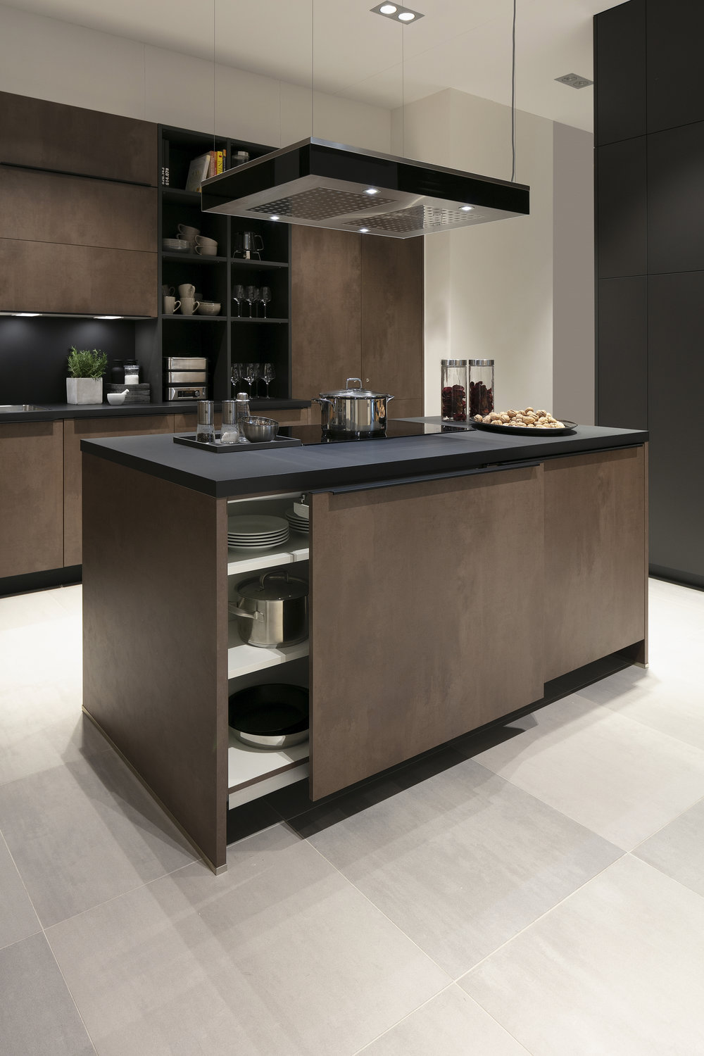 Pronorm Küche Bronze Matt-Lack Kücheninsel mit Schiebetüren