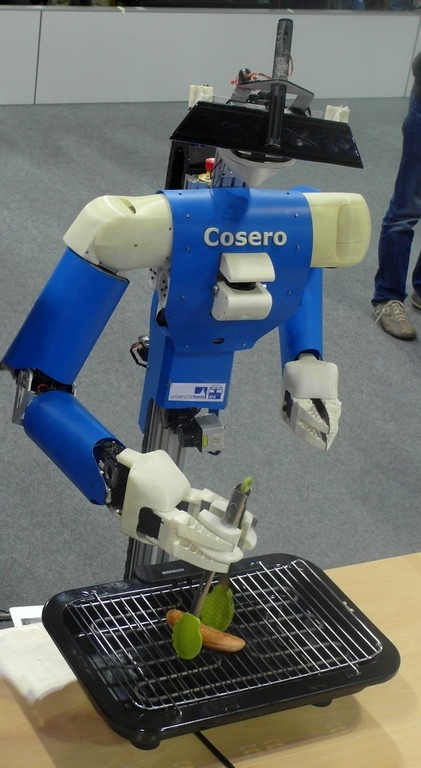Die Roboter des Bonner NimbRo-Teams sind nicht nur beim Fußball unschlagbar, sondern auch beim Grillen. Foto: Uni Bonn