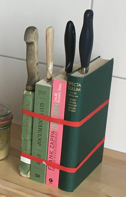 Messerblock aus alten Büchern
