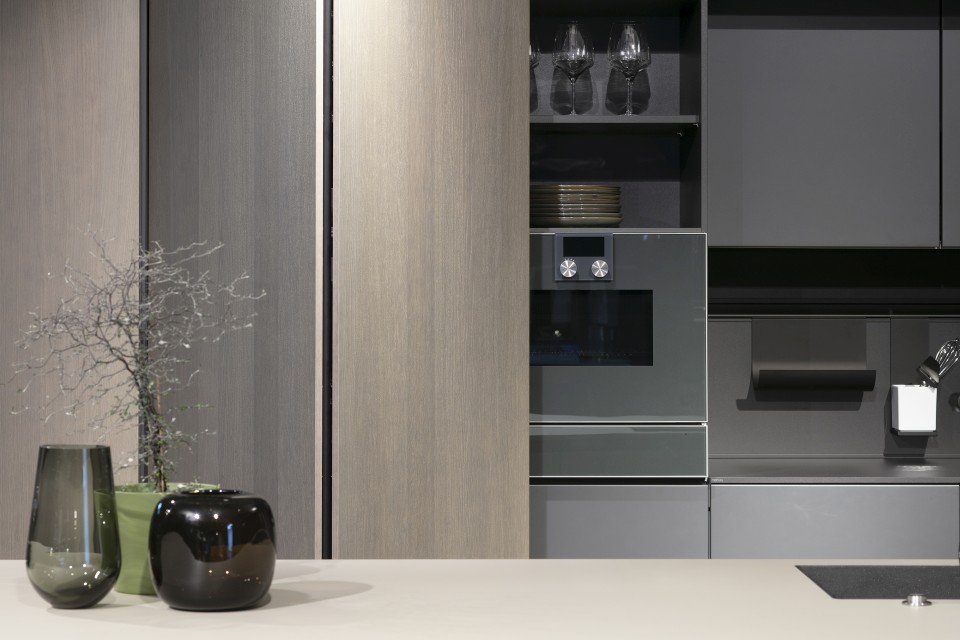 next125 Küche mit Einschubtüren bzw Pocketsystem REVEGO von Blum