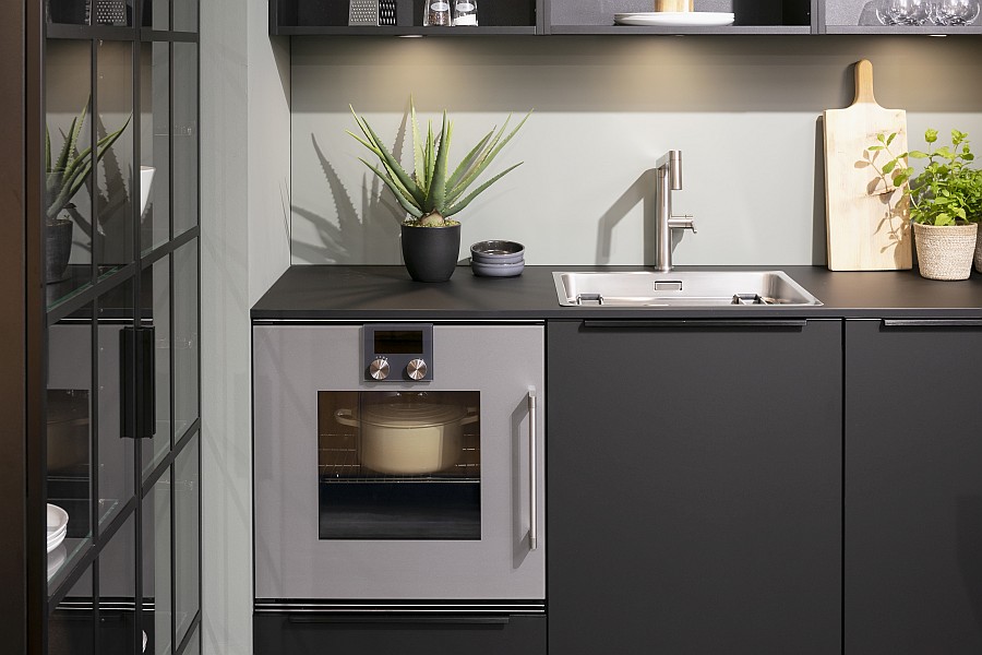 Gaggenau-Einbauherd in Ballerina-Küche