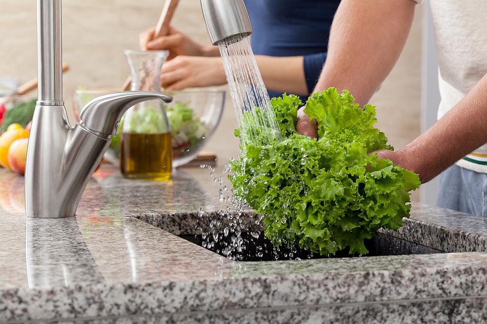 Küchenarmaturen aus Edelstahl sind in puncto Gesundheitsverträglichkeit eine sichere Basis.
