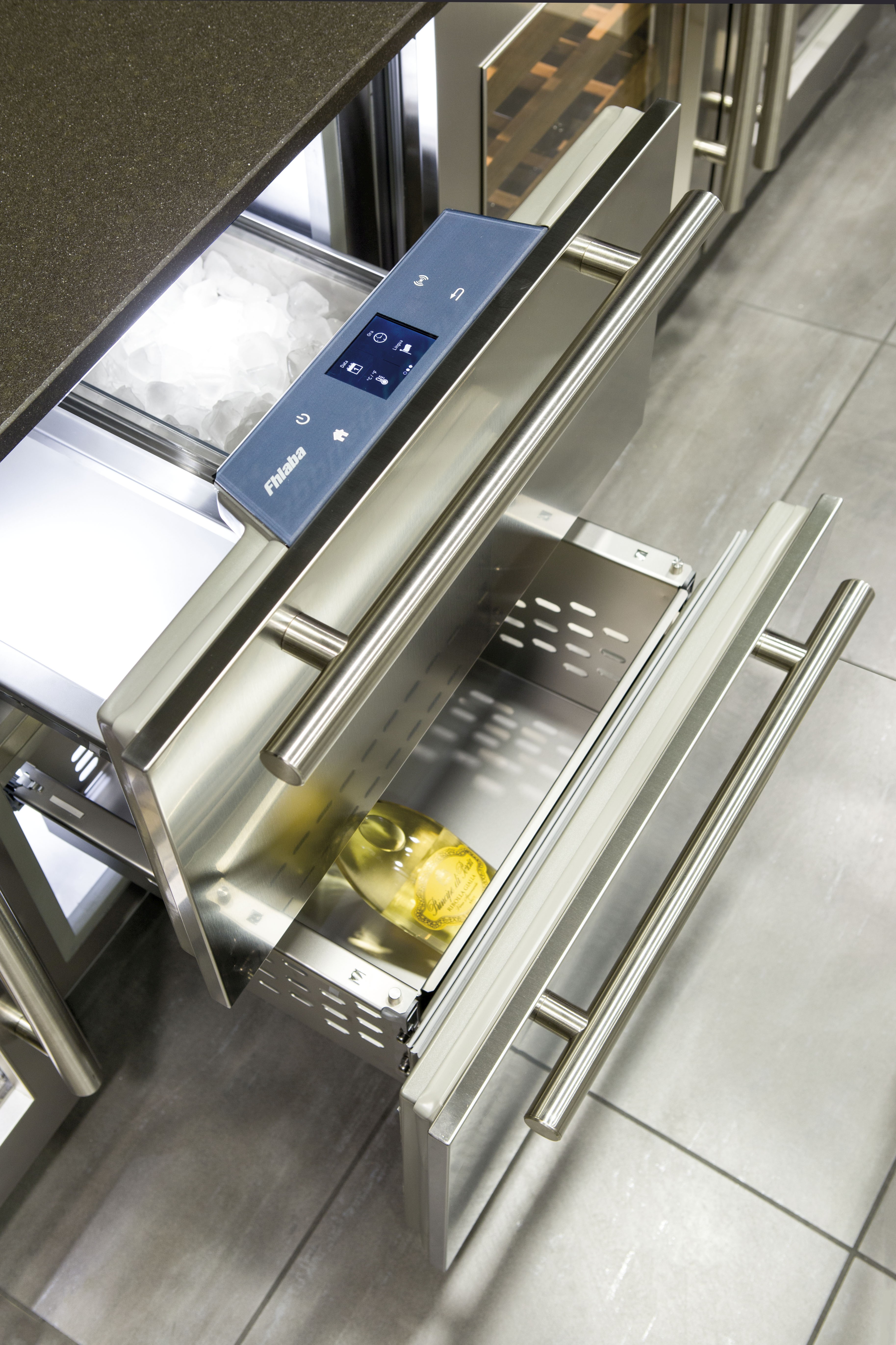 Fhiaba Auszugs-Kühlschrank