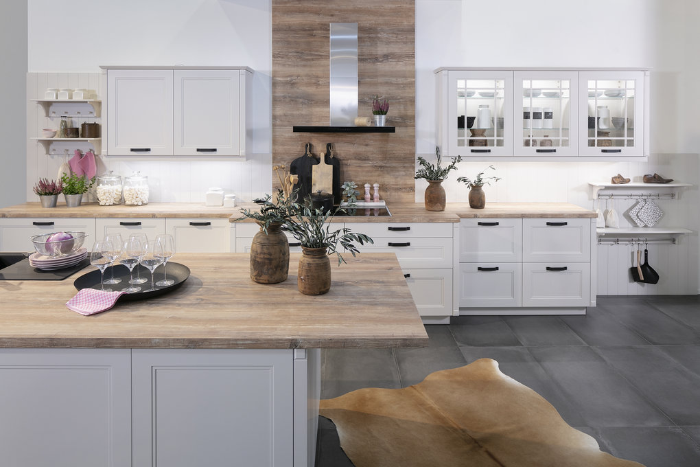 ARTEGO Landhaus Finca Holzdekor Pinie mit Hellgrau
