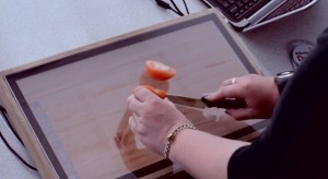 Sharp entwickelt Tablet-Computer als Schneidebrett